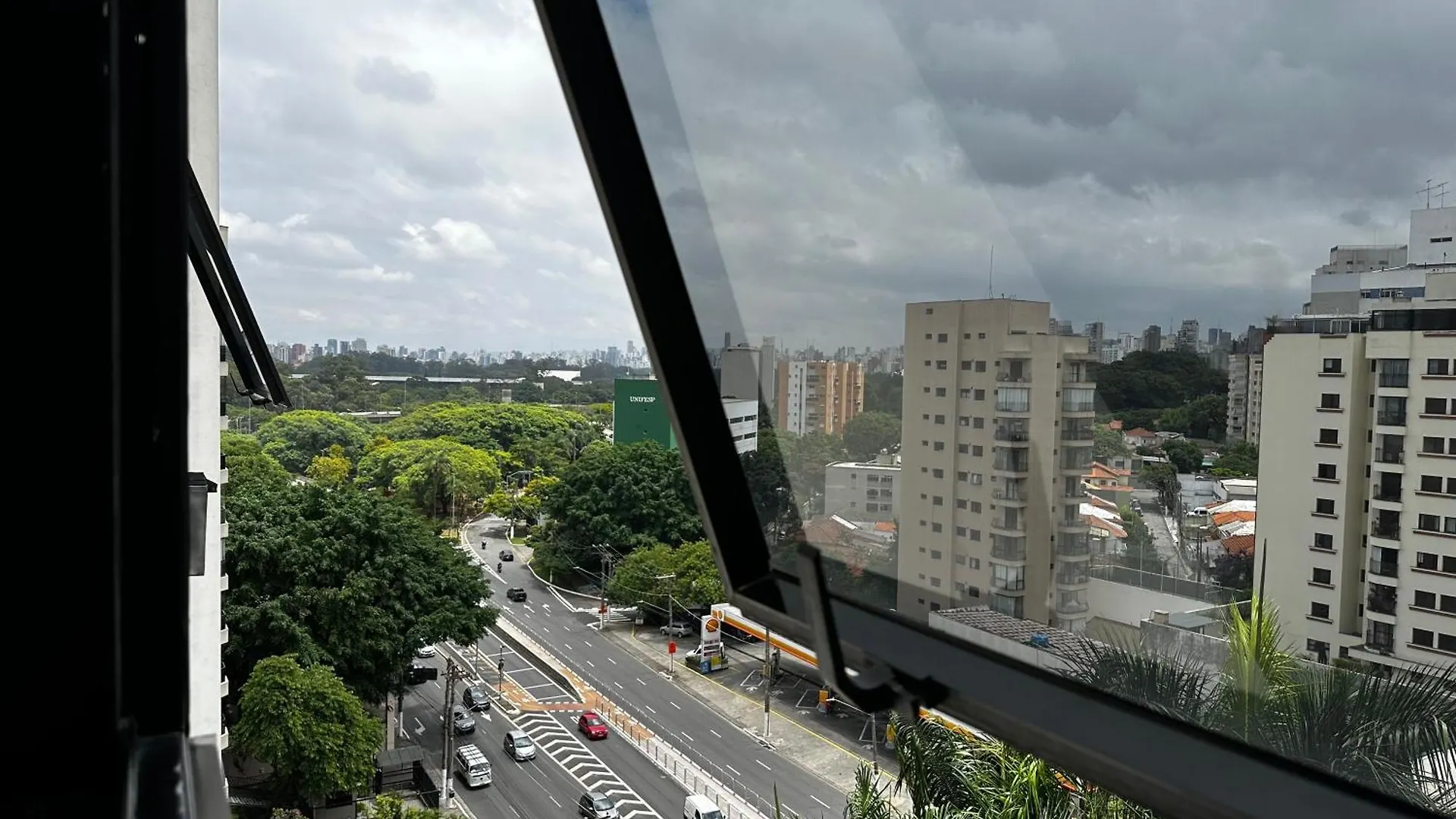 סאו פאולו Bienal Suites Hotel Ibirapuera ברזיל