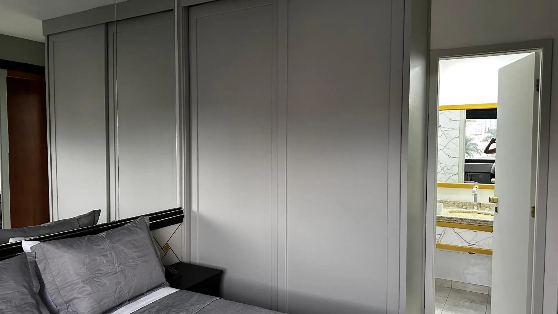 סאו פאולו Bienal Suites Hotel Ibirapuera מלון דירות סאו פאולו